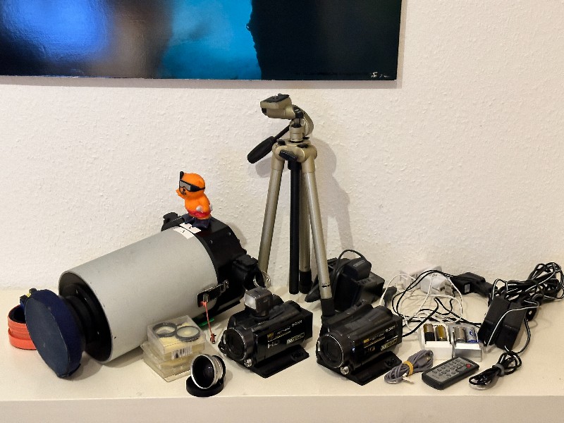 Photo/Video Video Underwater Housing + 2 Cameras and Lots of Accessories