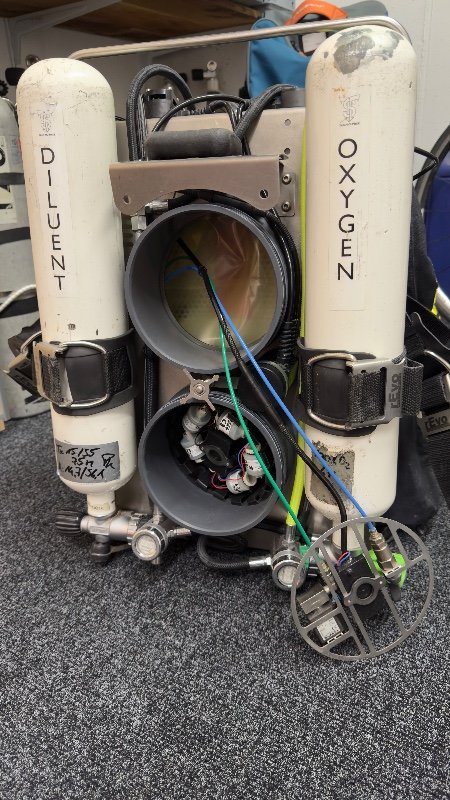 Dive Gear rEvo Rebreather / Rebreather