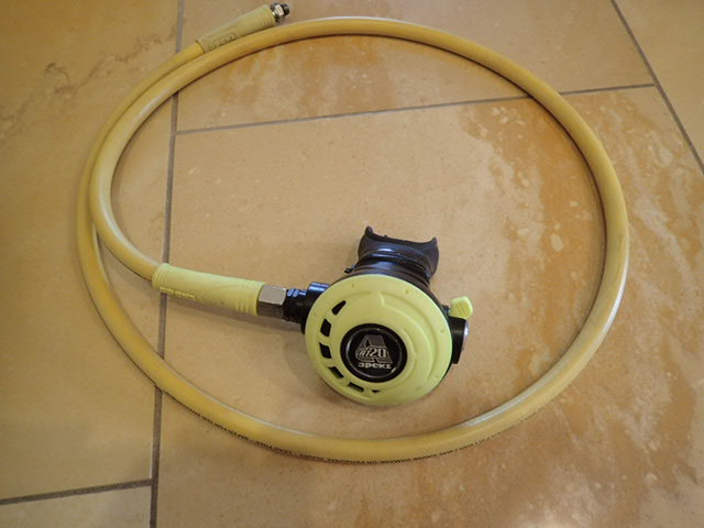 Atemregler Apeks AT 20 Octopus mit 150cm Schlauch