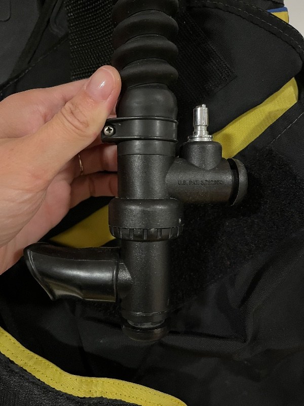 Tarierjacket Jacket schwarz gelb 1 Flasche Cressi sub