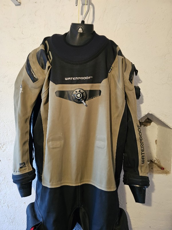 Tauchanzug Biete Tauchanzug Trockentauchanzug XL Waterproof D3
