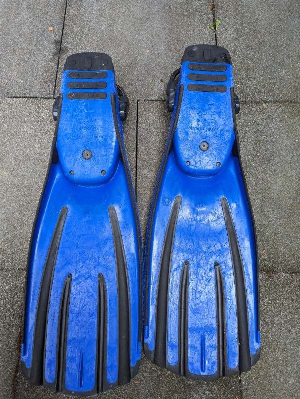 Basic Equipment Mares Fins XL