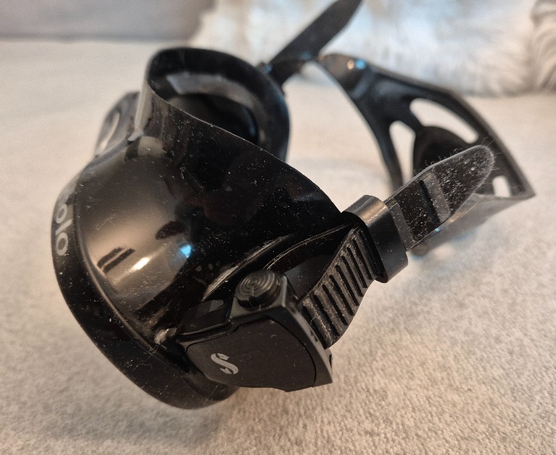 Basic Equipment NEW Scubapro Solo Diving Mask Frameless Single Glass Silicone Black