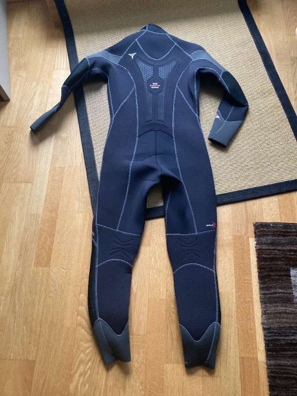 BCD/Vest MARES cold water ice water