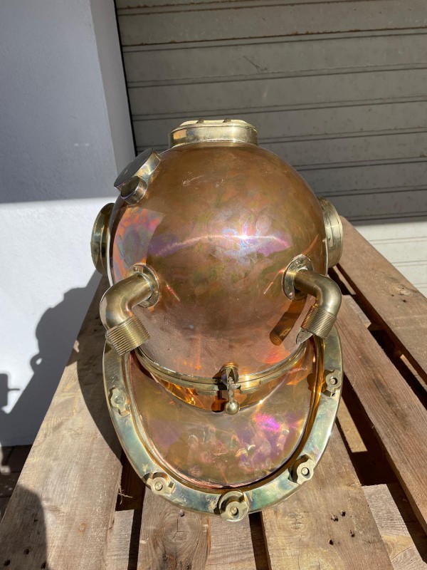 Miscellaneous Beautiful diving helmet made of copper/brass