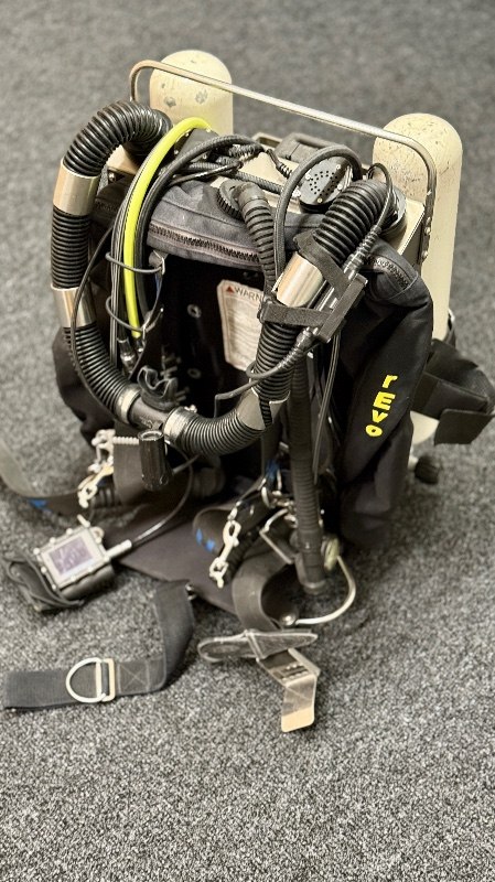 Dive Gear rEvo Rebreather / Rebreather