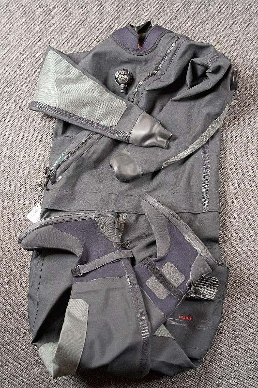 Dive Suit URSUIT Softdura drysuit size XL - unsubmerged