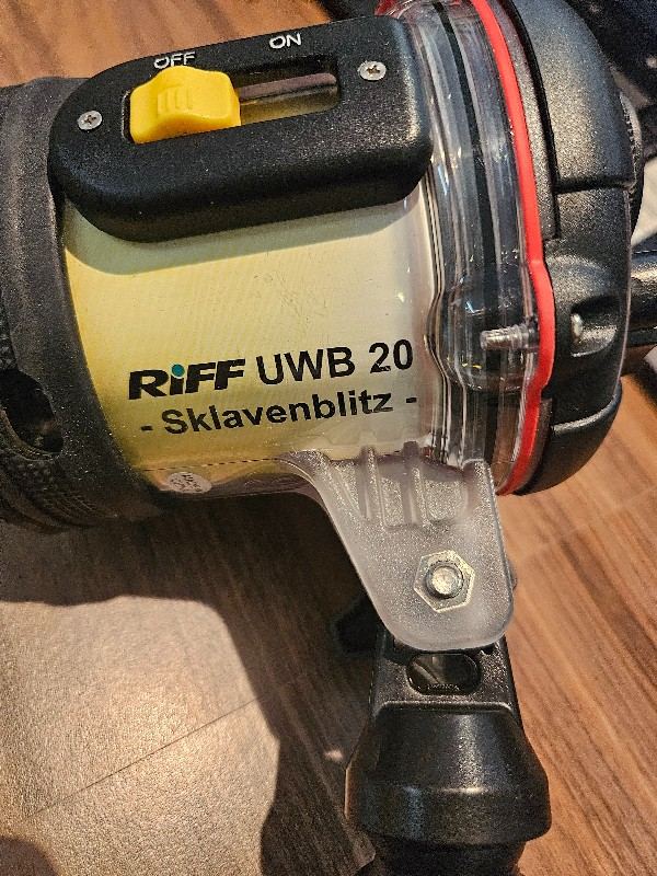 Foto/Video UW Gehäuse für Canon - WP DC46 und  Riff UWB 20 Sklavenblitz mit dazugehörigem Zubehör (Diffusor)