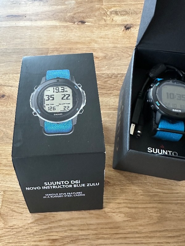 Tauchcomputer/Uhr Suunto D6i Novo Zulu Instructor sehr gut erhalten 